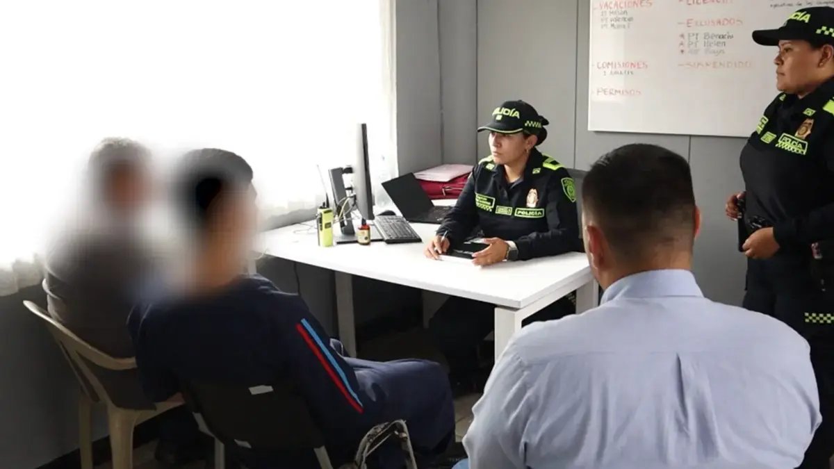 Menor que atacó de manera violenta con una piedra a un autobús de una sola