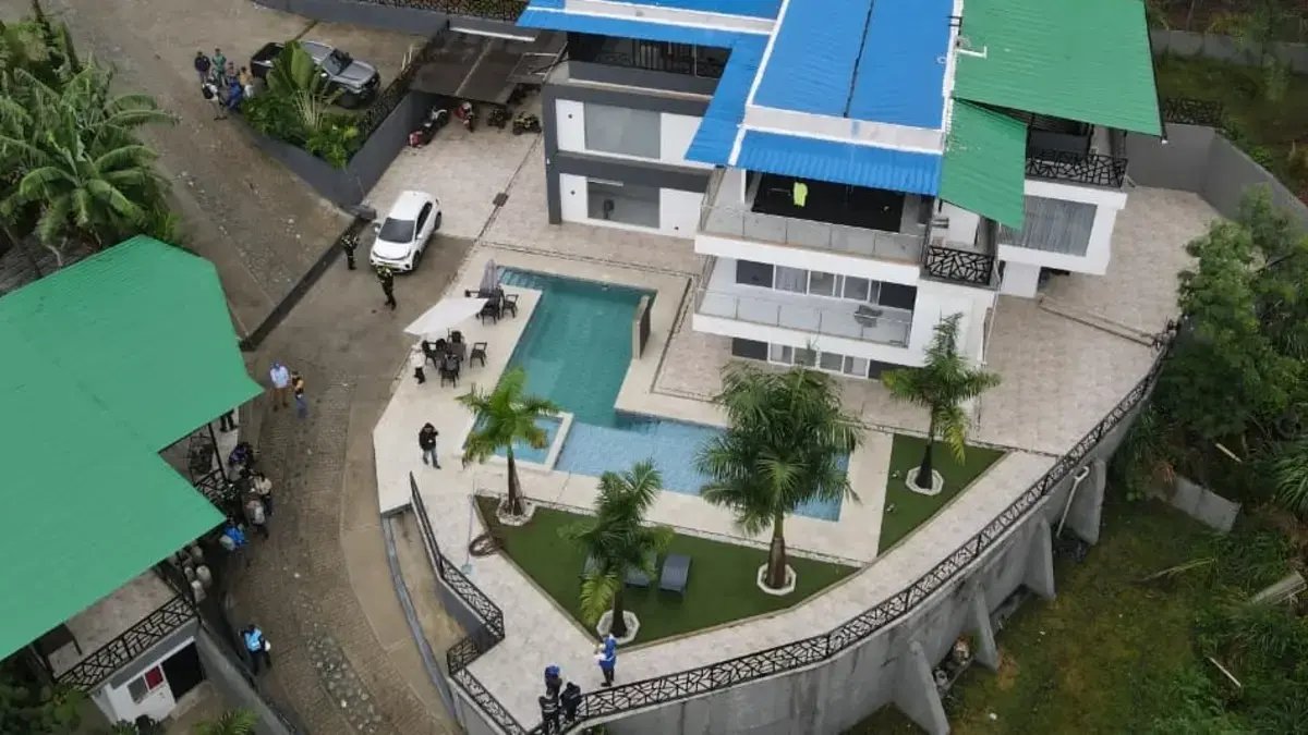 Consecias para invasor de terreno del tamaña del estadio pascual guerrero: no había cambuches, sino mansión con jacuzzi y piscina en cali