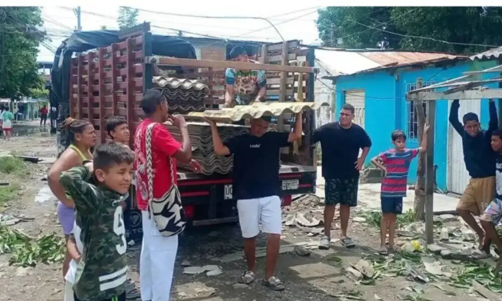 Emergencia climática por lluvias fuertes y vientos huracanados: en montería amanecieron sen techos y con calles inundadas