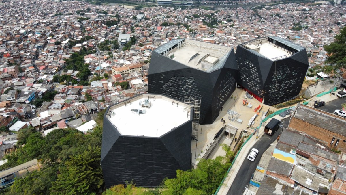 Biblioteca España Lleva Casi 20 Años en Obras y Terminaría Costando 6 Veces M