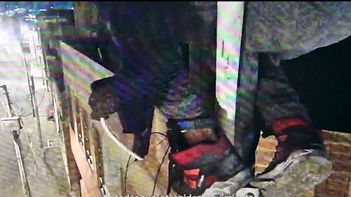 Intentó Daña Cámaras del C4 Trepado