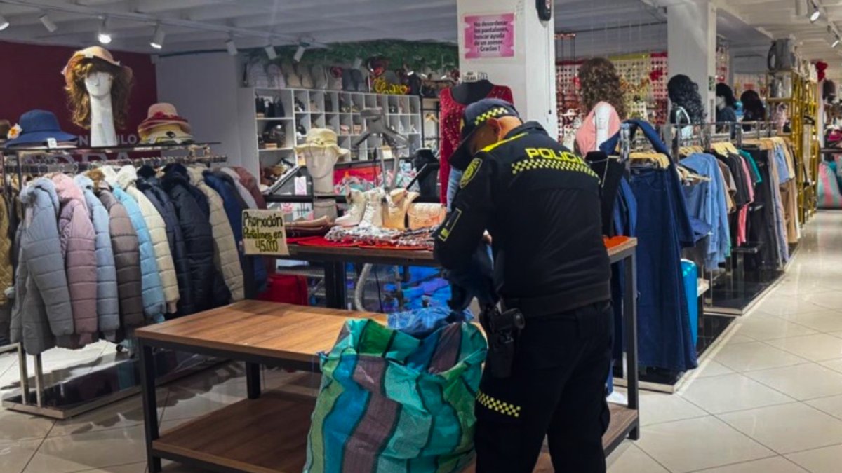 Incautan $ 500 MILLONES EN MERCANCIA DURANTE OPERATIVO EN CHAPINERO