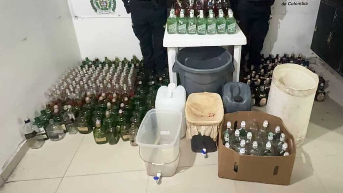 Incautan Lote de Licor Adulterado en Las Nieves: Tenía en Posesión Un Alambique Artesanal y Botellas listas para distribución