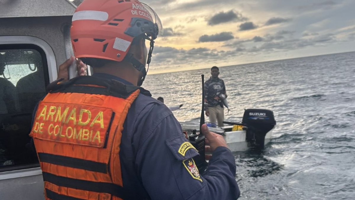 Dos pescadores desaparecidos en Cartagena volvieron a Tierra Bomba tras 48 horas a la deriva en el mar: 'Tenían un solo remo'