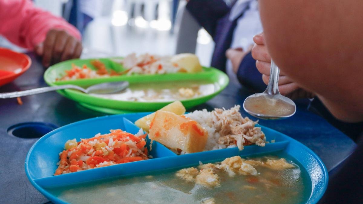 más de 30 niños se enfermaron tras consumir el almuerzo