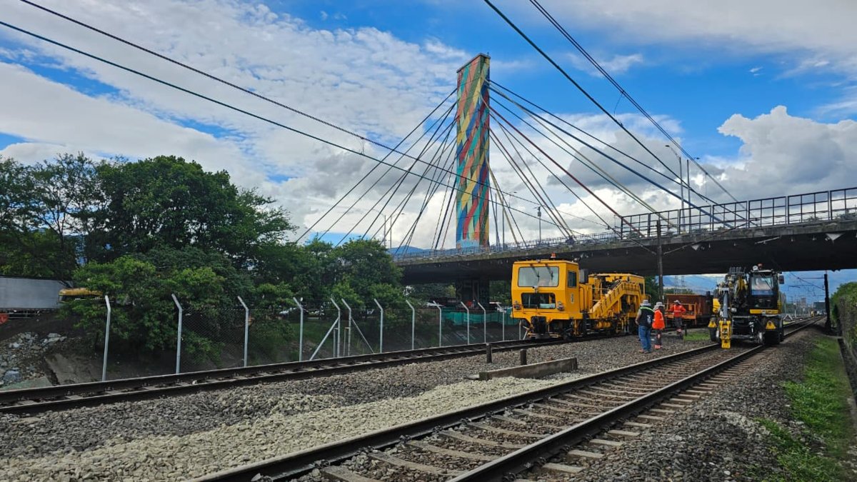 Medellín celebra el restablecimiento de la Línea A, pero lamenta muerte del trabajador que fue arrollado en la obra: dos personas están heridas