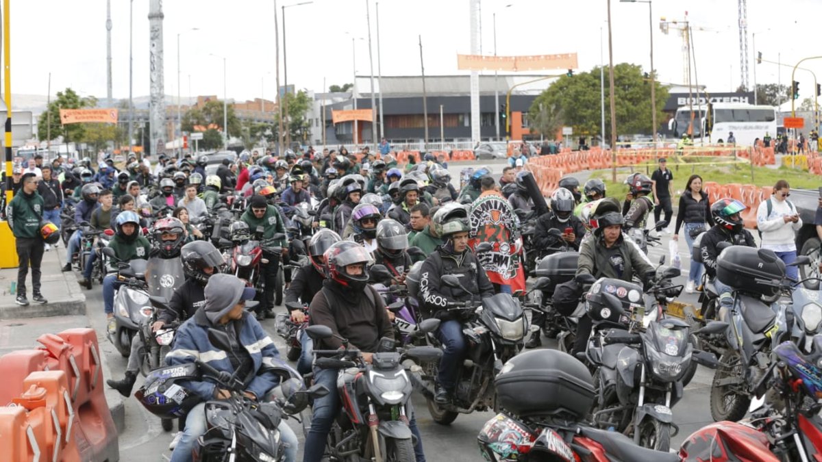 Demandan restricciones que ordenó la Alcaldía de Bogotá para motociclistas durante este fin de semana de Halloween: 'Viola derechos fundamentales'
