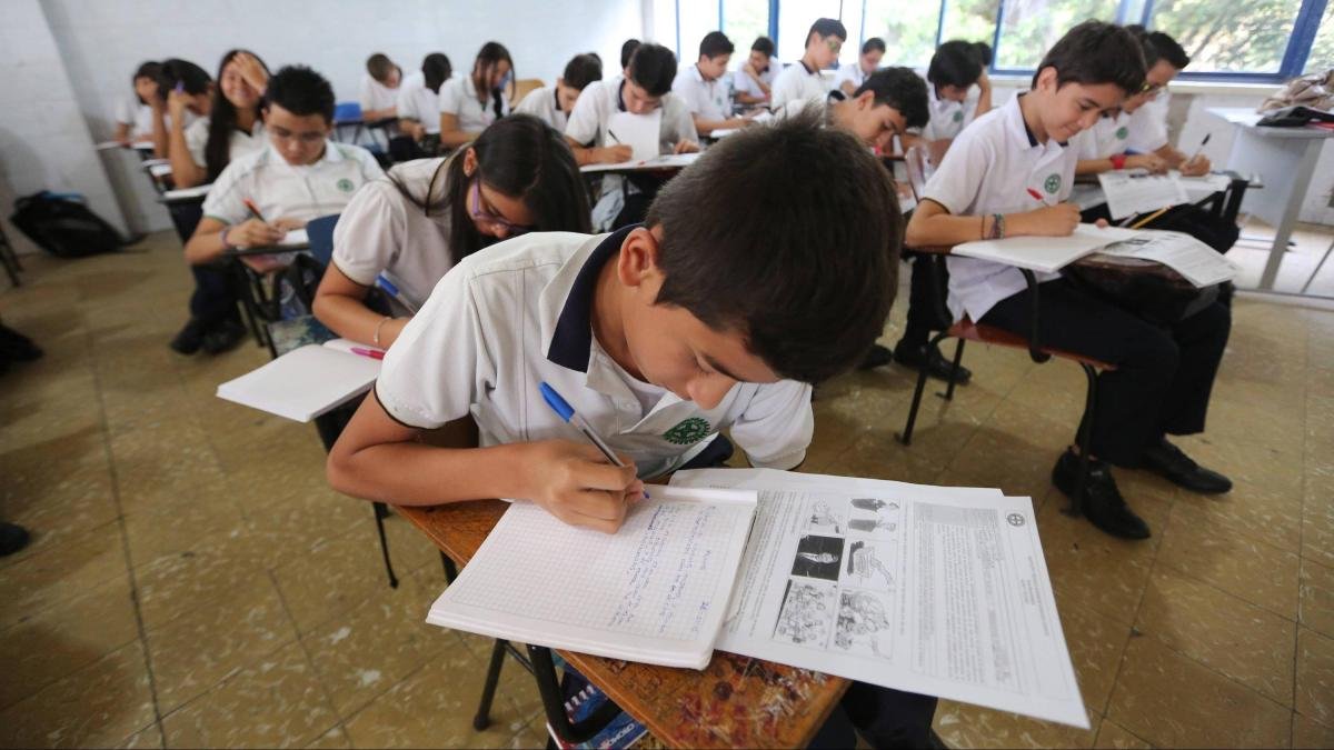 La tasa de deserción en colegios oficiales se mantuvo en 2024 en un 3,5%, el mismo porcentaje del 2023