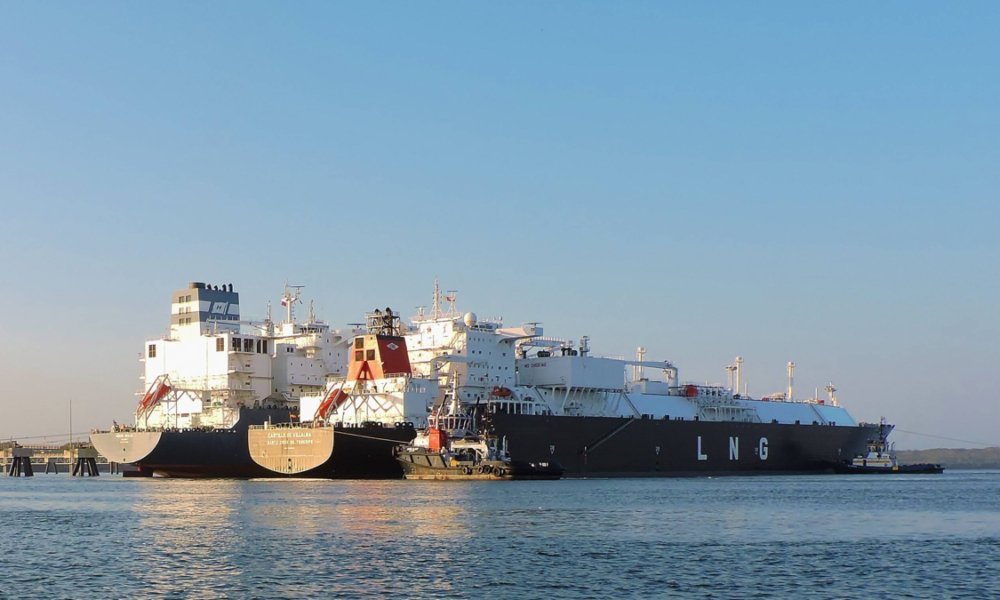 Gobierno y gremios enfrentan tensiones por suministro durante el mantenimiento de la regasificadora