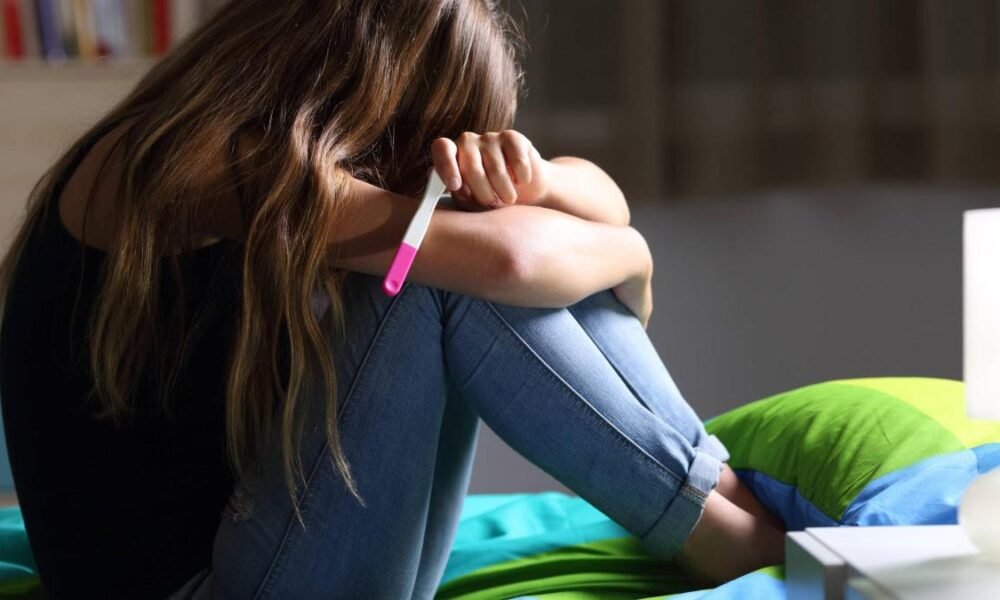 El embarazo en adolescentes en colegios de Bogotá aumentó un 11 por ciento en 2025 con un total de 492 casos