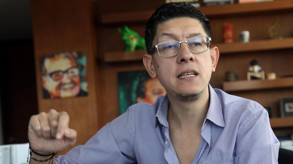 ORDEDARON LATAR AL MINERSTRO DE EDUCACIÓN POR DESACATAR UN FALLO JUDICIAL EN MEDIO DE DISPUTA CON LA Gobernacia de Antioquia