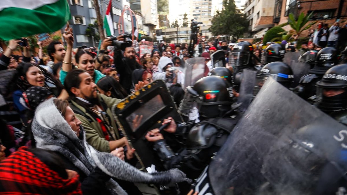 '¿Está de Acuerdo Con Esos Hechos Violentos y El Vandalismo?