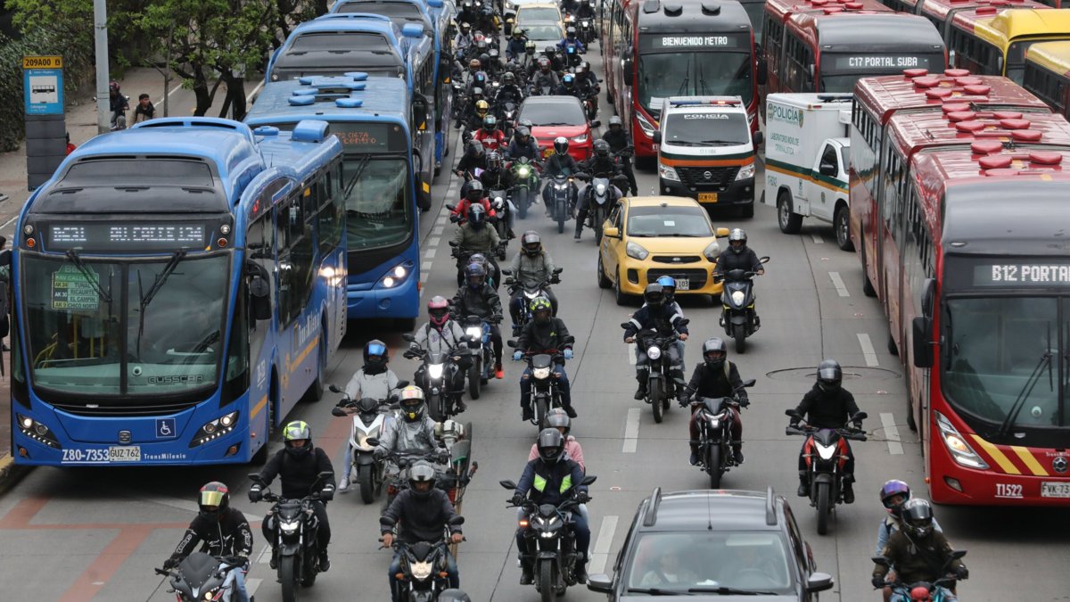 Se registran manifestaciones en Bogotá tras la restricción para motocicletas durante el puente festivo de Halloween: hay dos puntos afectados