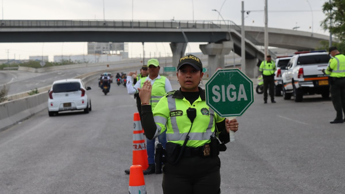 La Policía Refuerza Seguridad y Movilidad en Barranquilla por Semana de Receso Escolar; 250 Mil Vehículos Rodarán por Las Vías del Área Metropolitana