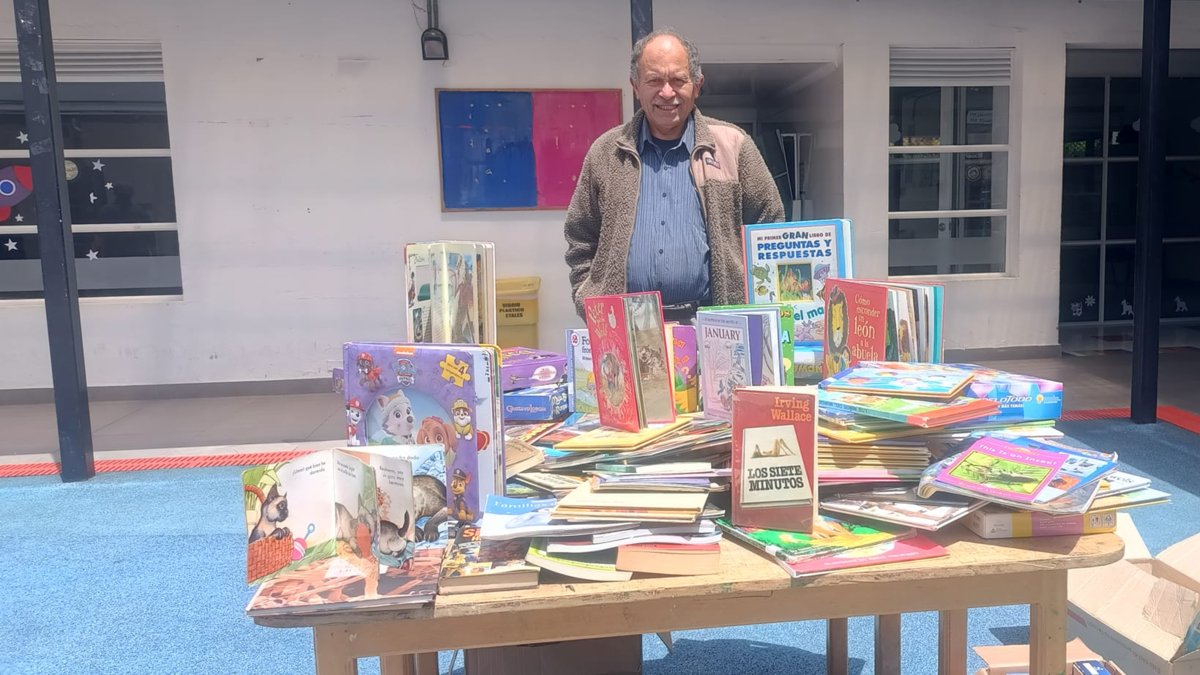 EL EXCONDUCTOR DE CAMIÓN DE BASURA QUE CREÓ UNA BIBLIOTeca Comunitaria Donde los Libros se Comparto Sin Obligación de Devolverlos