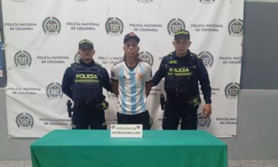 La violenta agresión que sufrió en Barranquilla una mujer por no entregar un celular a su pareja; el hombre fue capturado por intentar asfixiarla