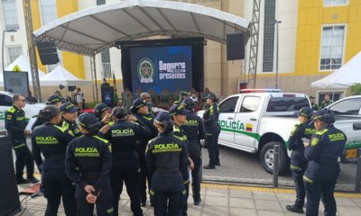 Fortalecen seguridad en Santander con dotación de nuevas camionetas para policías y el Ejército en 13 municipios de la región