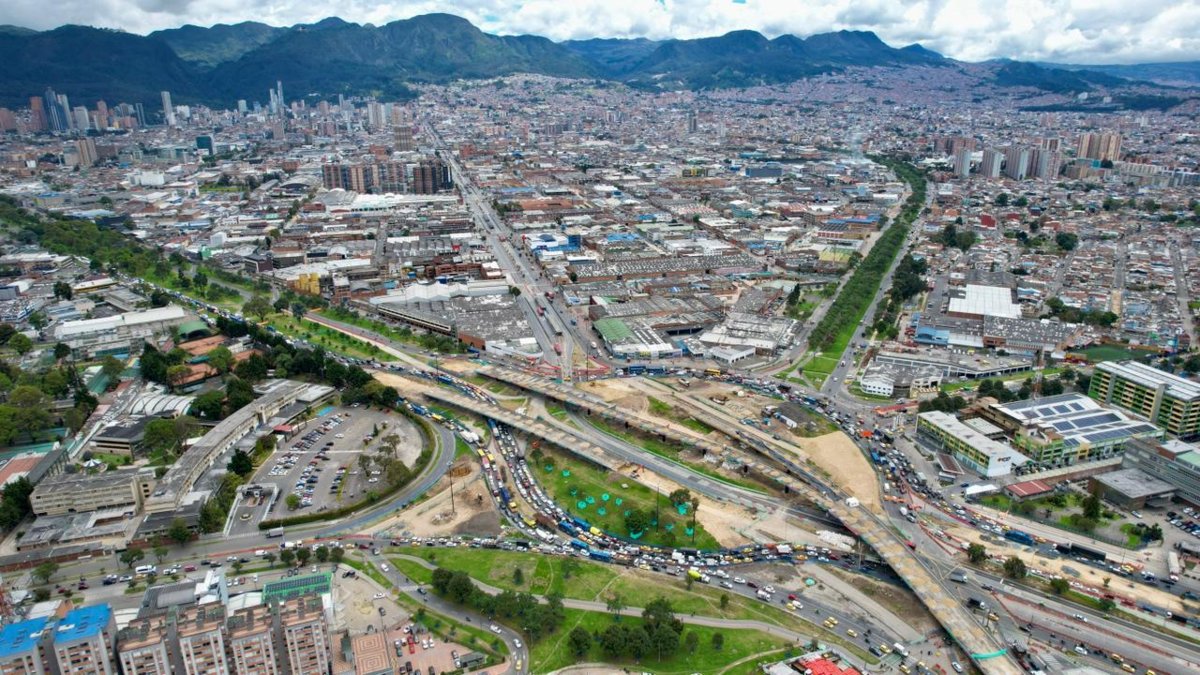 la implosión de los cuatro puentes es el primer paso del proyecto millonario