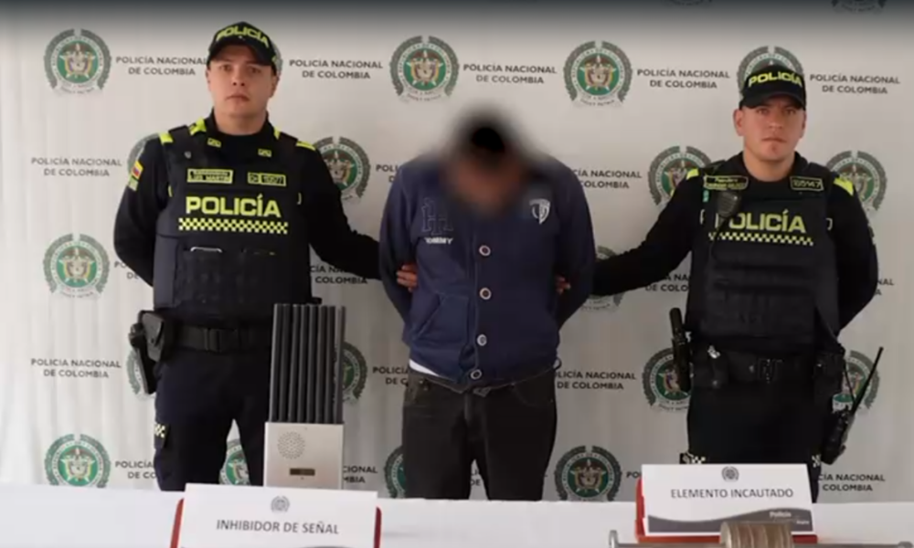 el capturado ocultaba un bloqueador de señal