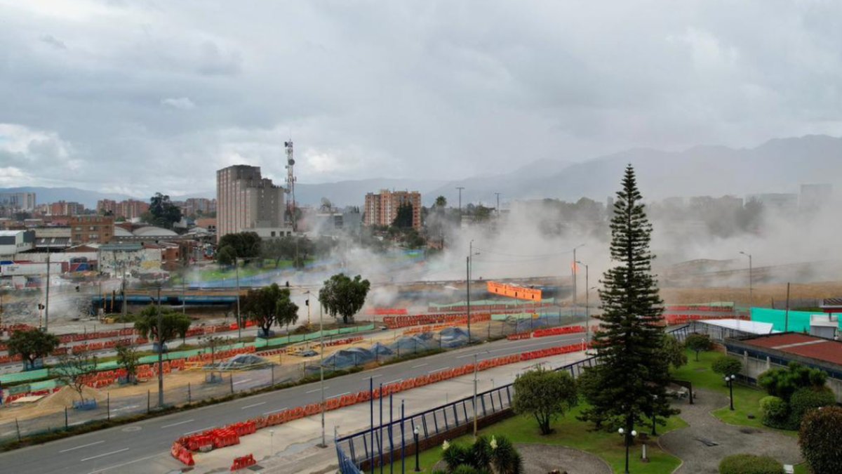 así implosionó el puente de la calle 13 sobre las Américas en Bogotá