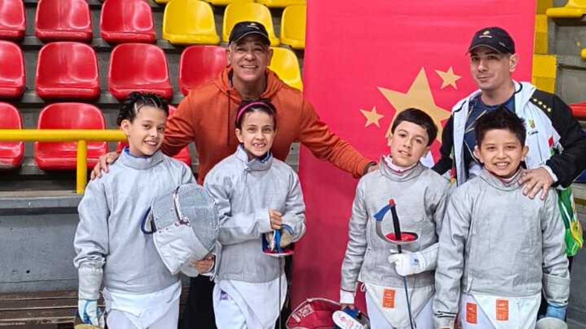 Alana, la niña promesa de esgrima que entrenó más de un mes y se llevó una medalla de oro representando a Santander: dijo 'yo voy por la de oro'