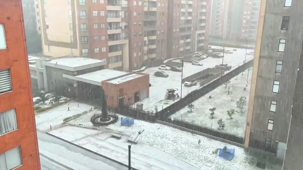 Se reportan fuertes lluvias con granizo en el norte de Bogotá hoy 16 de octubre