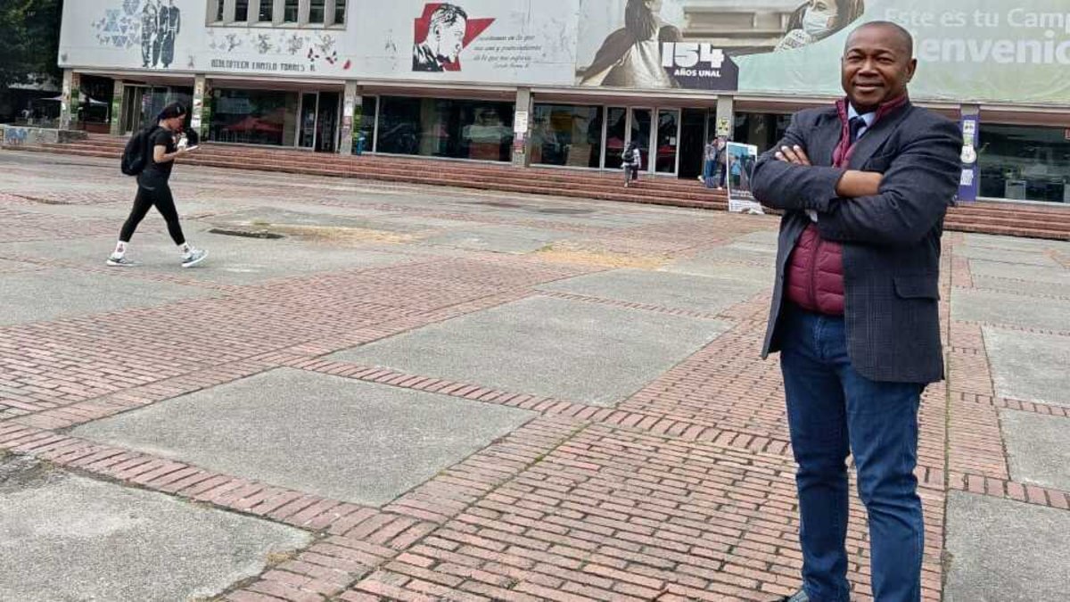 Exfutbolista del Pacífico busca abrirse espacio en el escenario nacional, tras una carrera académica en el mundo de la economía