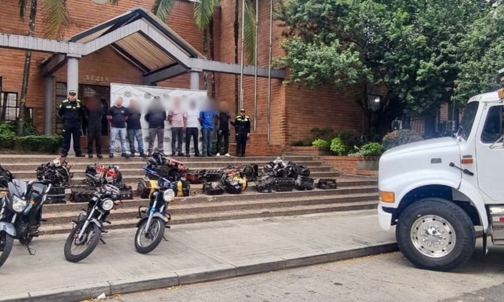 Así fue el megaoperativo contra el hurto y la comercialización de partes robadas de vehículos en Medellín: ocho personas fueron capturadas