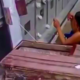 conmoción en Santander por mujer que profanó una tumba para bañar a su difunto
