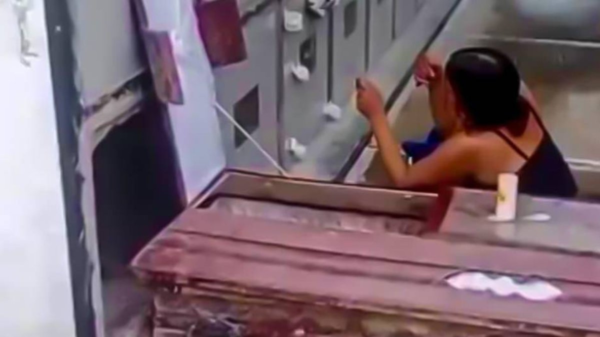 conmoción en Santander por mujer que profanó una tumba para bañar a su difunto