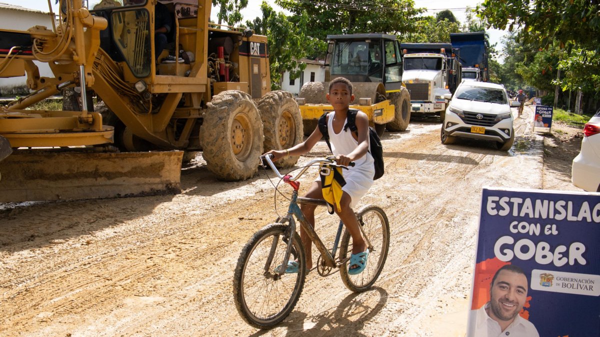 Inicia la reconstrucción de los 13.9 Km de la carretera Arjona–Las Piedras clave para l