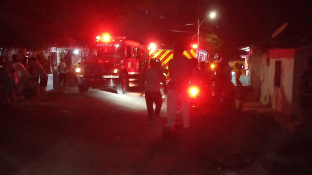 Fuga de gas propano habría provocado el incendio que destruyó nueve casas en Villa Caracas: damnificados claman por ayuda humanitaria