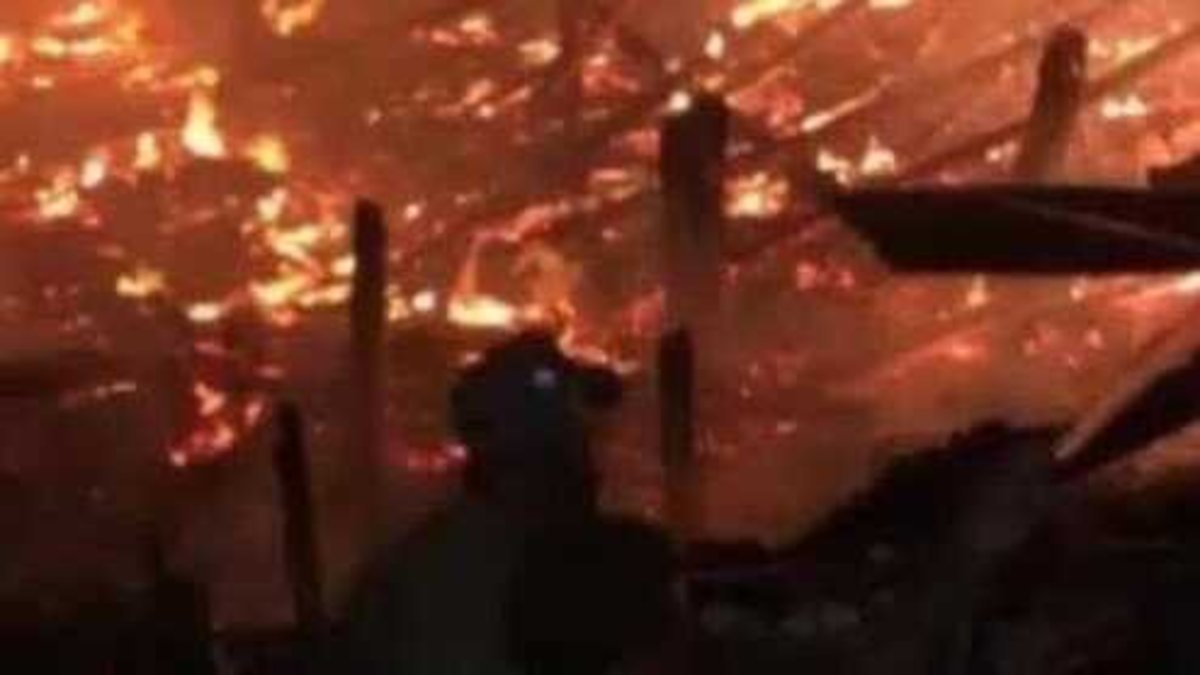 'Las llamas devoraron casa por casa, en medio de la impotencia absoluta y los gritos desesperados de sus habitantes'