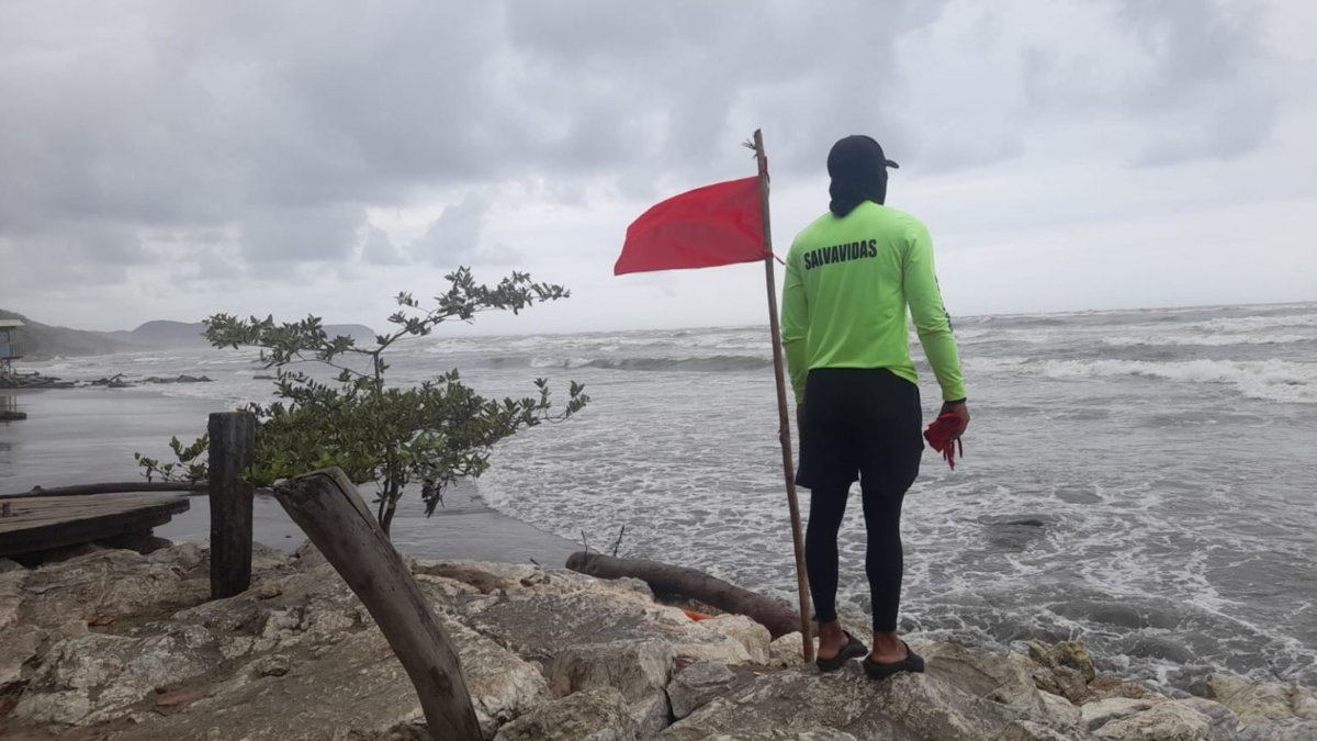 alerta amarilla en Atlántico, playas cerradas y daños en Puerto Colombia