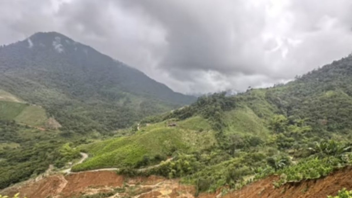 unos 4.000 habitantes de 22 veredas permanecen incomunicados por gigantesco derrumbe en Nariño