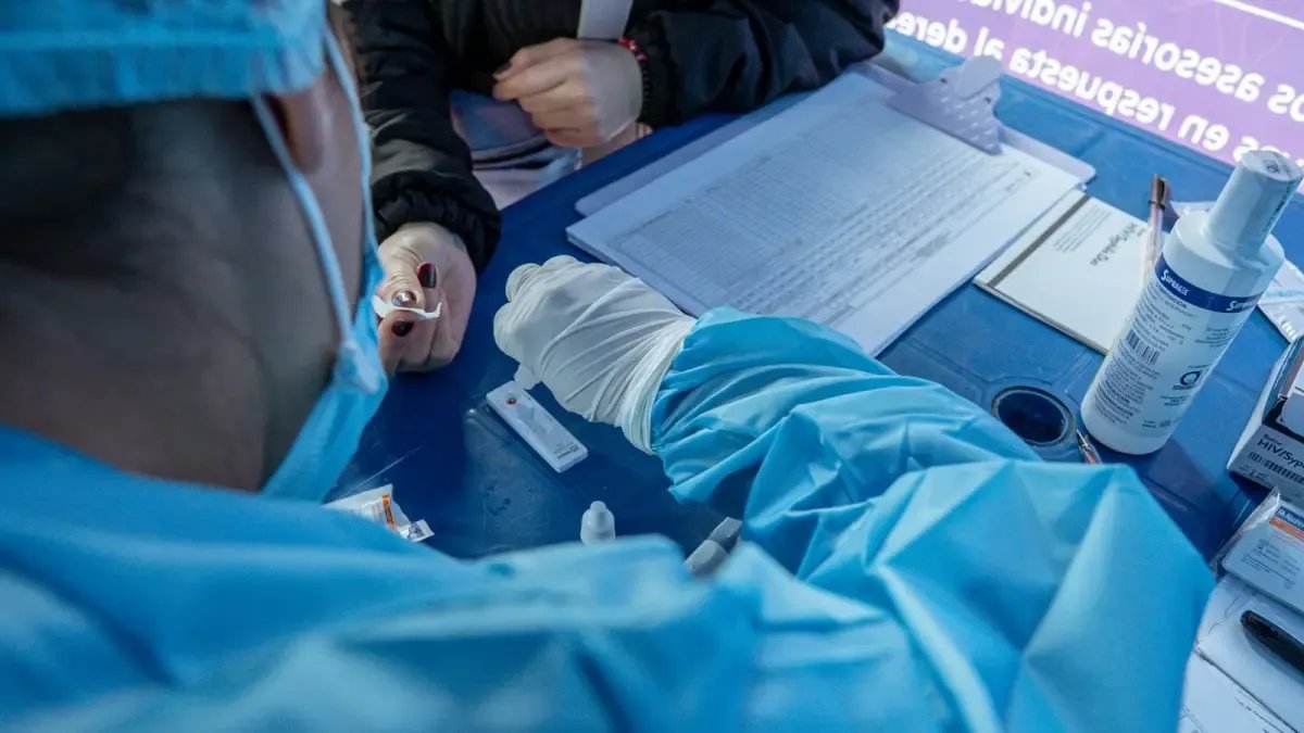 Bogotá acelera la búsqueda de casos de VIH: más pruebas, más tratamiento