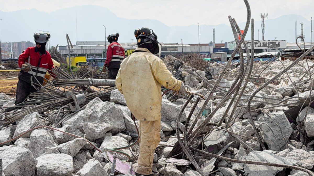 Concejal de Bogotá denuncia problemas de movilidad y seguridad tras demolición de puentes de la calle 13, IDU responde ante las críticas