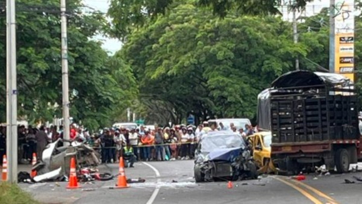 Carretera Bogotá - Girardot está cerrada por un grave accidente en el sector de Ricaurte