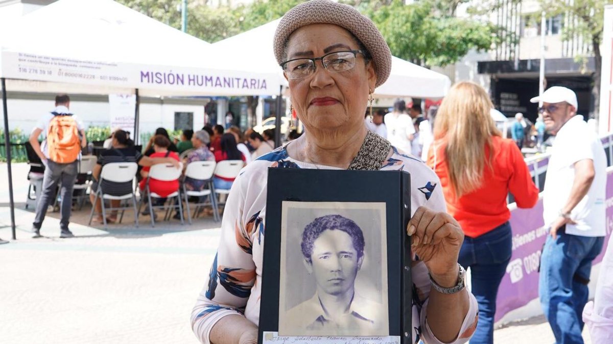 la mujer que desenterró a su esposo desaparecido y aún espera la verde