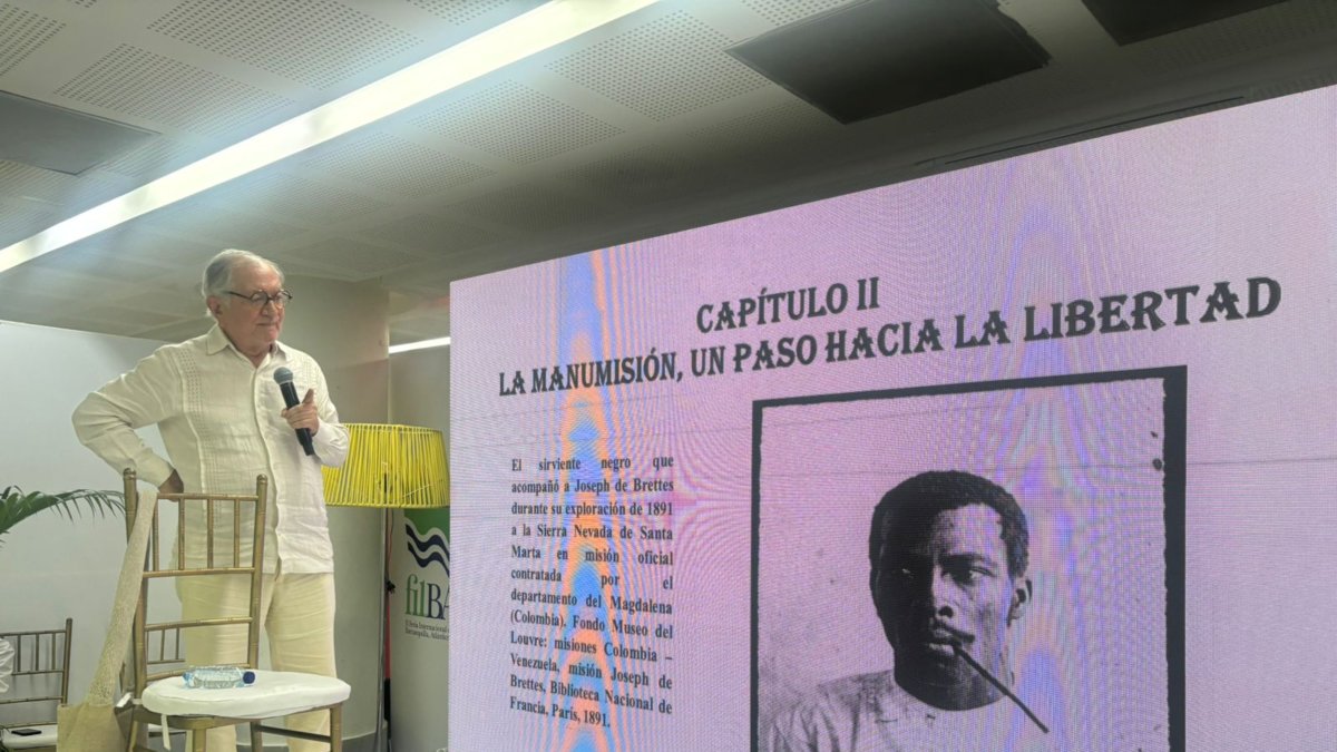 Édgar Rey Sinning relanza su libro sobre los negros de Cristo Rey en la FILBQA 2025
