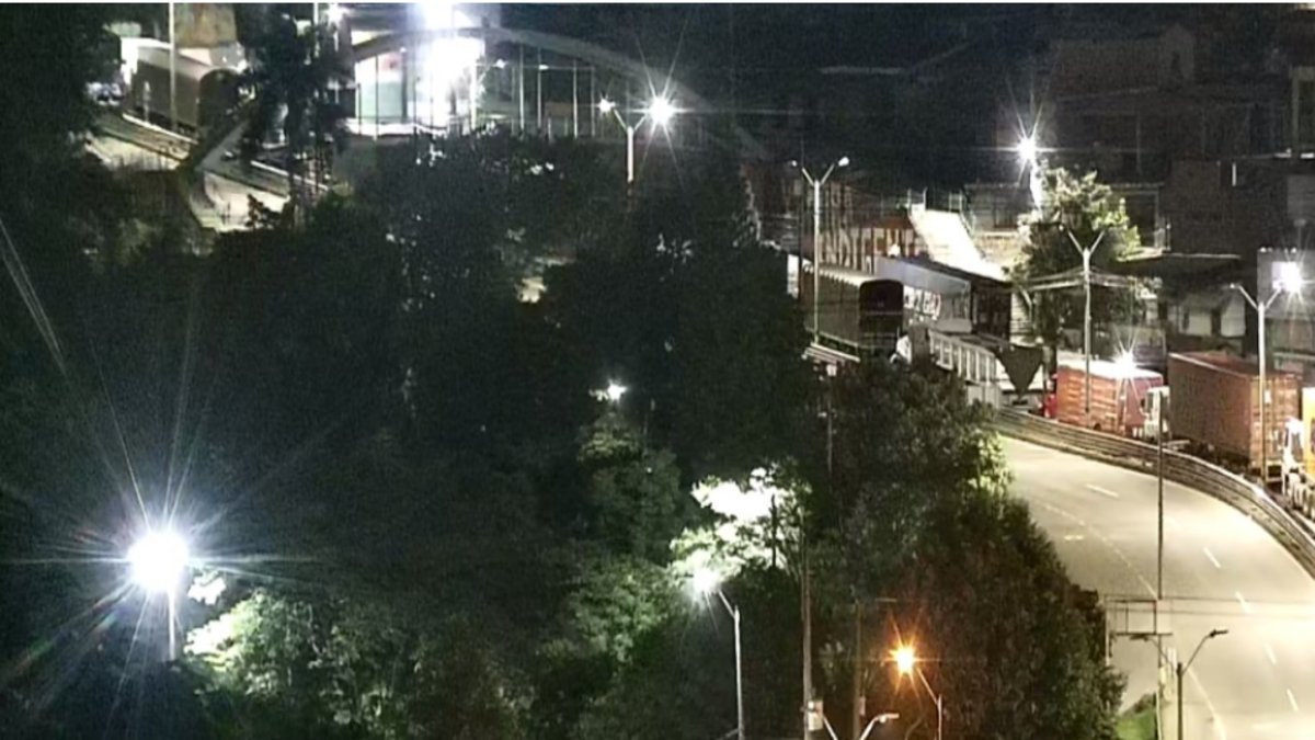 Emergencia por acelerado causa cierre total de la vía Medellín
