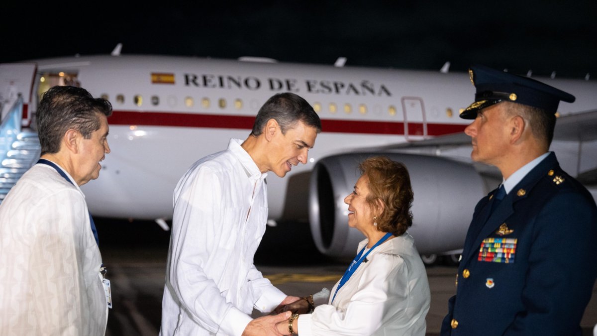 El presidente de España, Pedro Sánchez, aterrizó en la Cumbre Celac-UE en Colombia para el diálogo diplomático entre los dos continentes