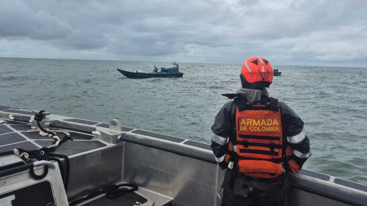 así fue rescate de seis pescadores, cuyas lanchas se quedaron a la deriva en el Pacífico