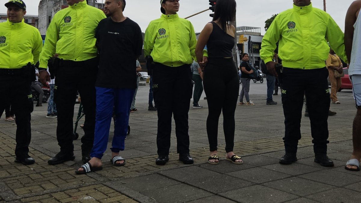 así fue operativo para capturar a los novios grabados en video en un robo, hiriendo a un pasajero de un autobús MIO