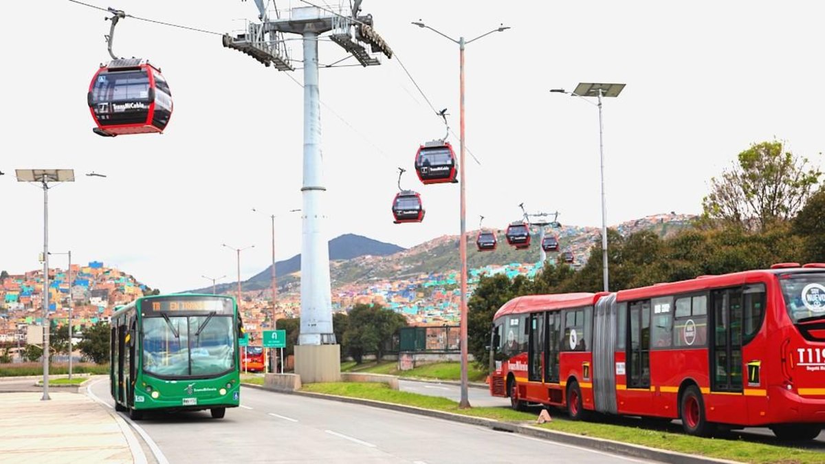 TransMilenio confirma que el aumento en el costo del pasaje para el 2026 podría ser del 7,8 %: 'Veremos mejoras importantes'