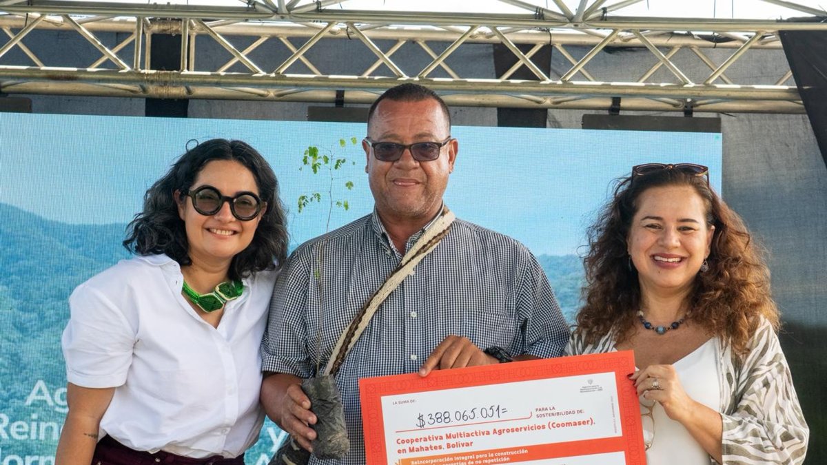 en Sucre, 119 familias de excombatientes que cambiaron fusiles por arado reciben recursos para proyectos