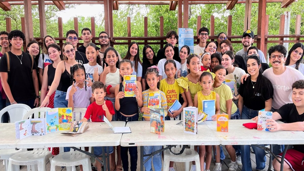 Voluntariado universitario transforman La Playa: 9.000 m² de espacio público para educar en biodiversidad y resiliencia climática
