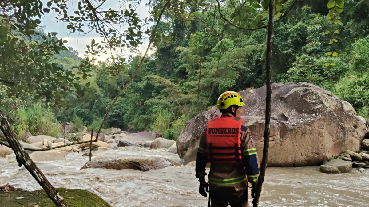 Creciente súbita en Viotá deja tres personas heridas y un desaparecido en el río Caland