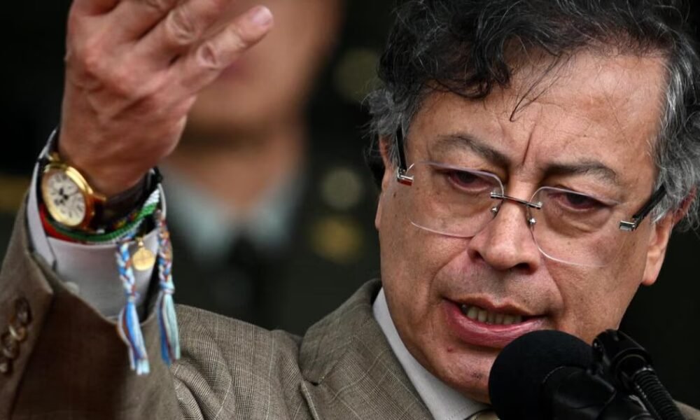 Gustavo Petro comparte los cargos del CNE por sobretopes en su campaña presidencial: “Podrá ver lo arbitrario de la decisión”