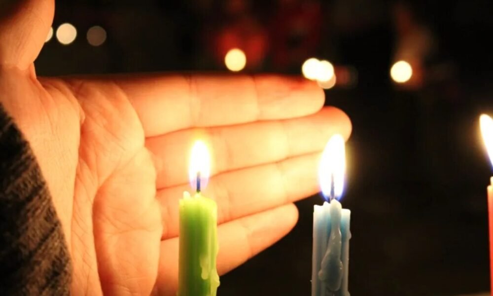 La tradición de Navidad que puede costar más de $400.000: lo que pocos saben sobre las velas en conjuntos residenciales